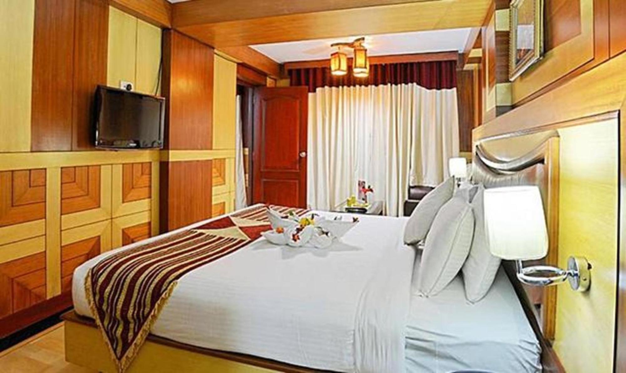Ponmariresidency Otel Ooty Dış mekan fotoğraf