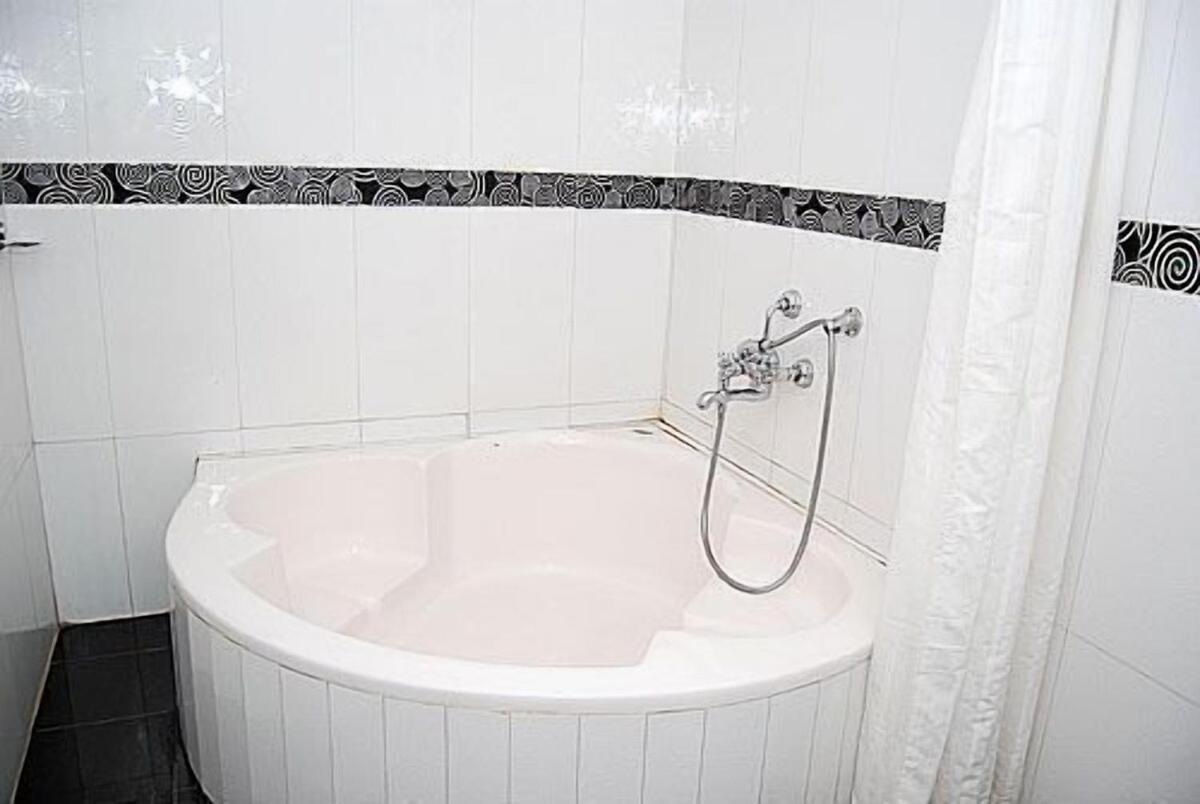 Ponmariresidency Otel Ooty Dış mekan fotoğraf