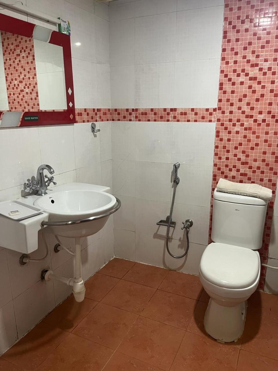 Ponmariresidency Otel Ooty Dış mekan fotoğraf
