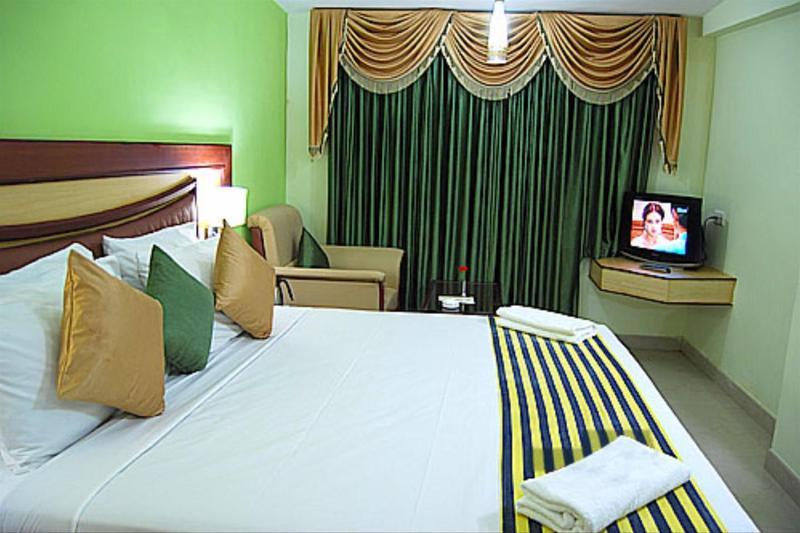 Ponmariresidency Otel Ooty Dış mekan fotoğraf